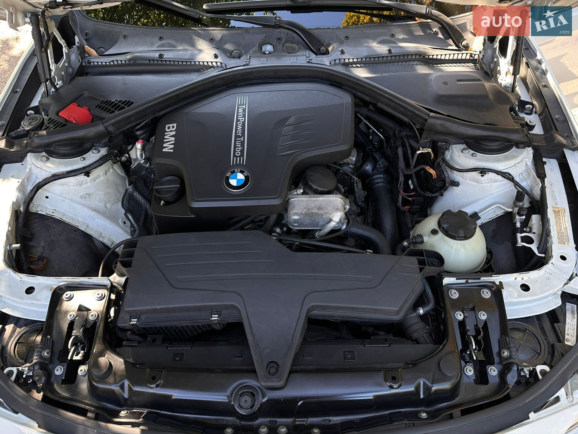 BMW 3 Series 2012 VIN WBA3B3C5XDF539645 фото оголошення 9 з 18