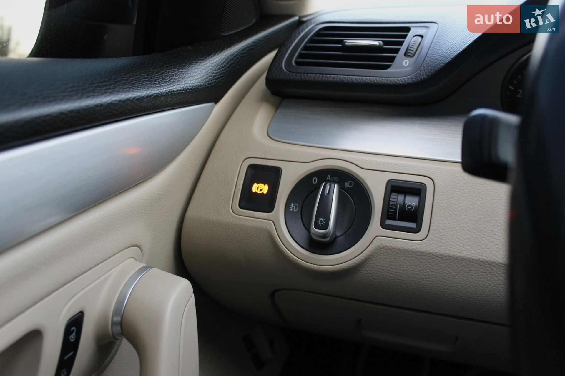 Volkswagen CC / Passat CC 2009 VIN WVWHL7AN1AE528115 фото оголошення 9 з 20