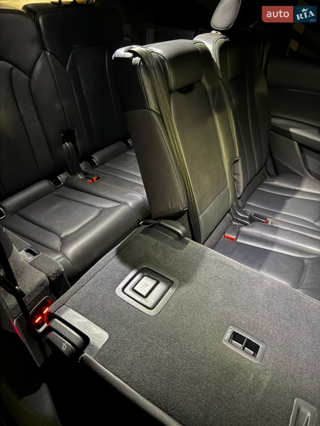 Audi Q7 2016 VIN WA1LAAF77HD012018 фото оголошення 21 з 27