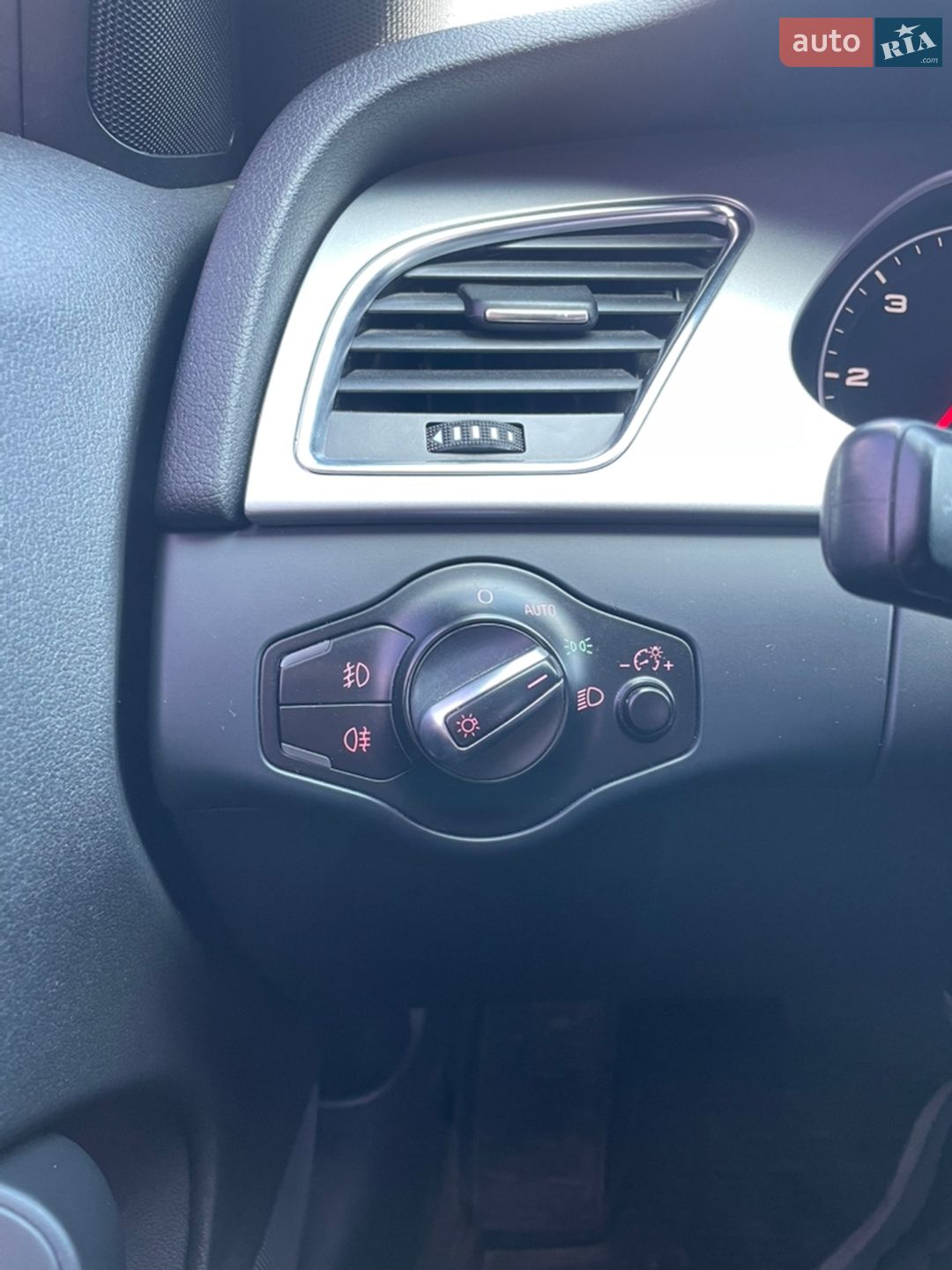 Audi A4 2011 VIN WAUZZZ8K9CA072799 фото оголошення 29 з 36