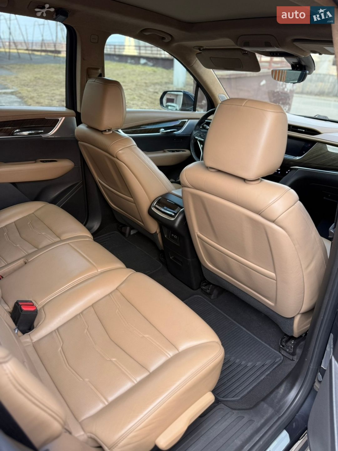 Cadillac XT6 2019 VIN 1GYKPFRS7LZ151987 фото оголошення 2 з 17