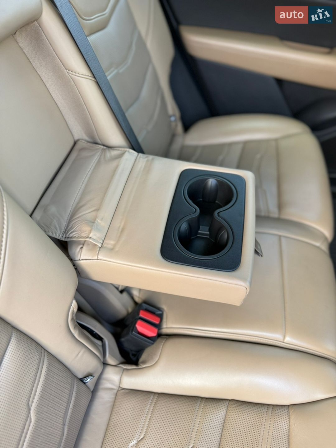 Cadillac XT6 2019 VIN 1GYKPFRS7LZ151987 фото оголошення 5 з 17