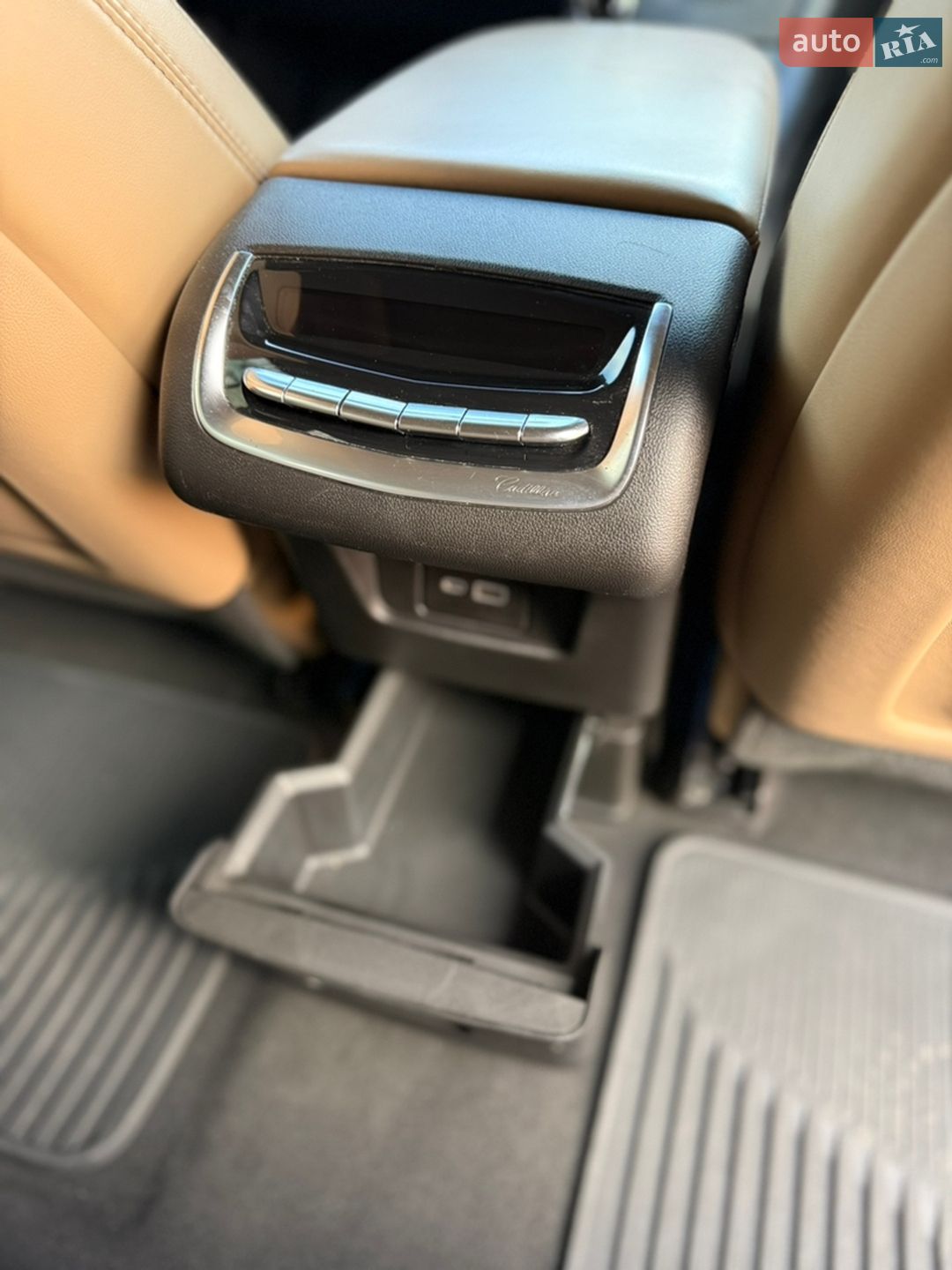 Cadillac XT6 2019 VIN 1GYKPFRS7LZ151987 фото оголошення 6 з 17