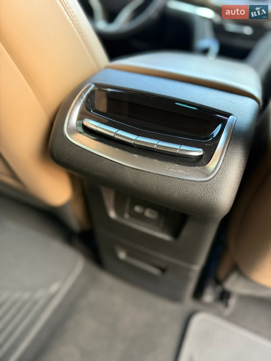 Cadillac XT6 2019 VIN 1GYKPFRS7LZ151987 фото оголошення 7 з 17