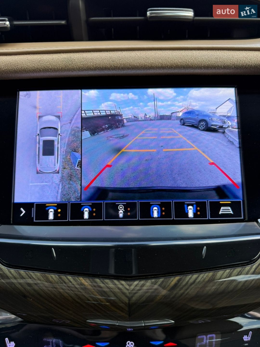 Cadillac XT6 2019 VIN 1GYKPFRS7LZ151987 фото оголошення 9 з 17