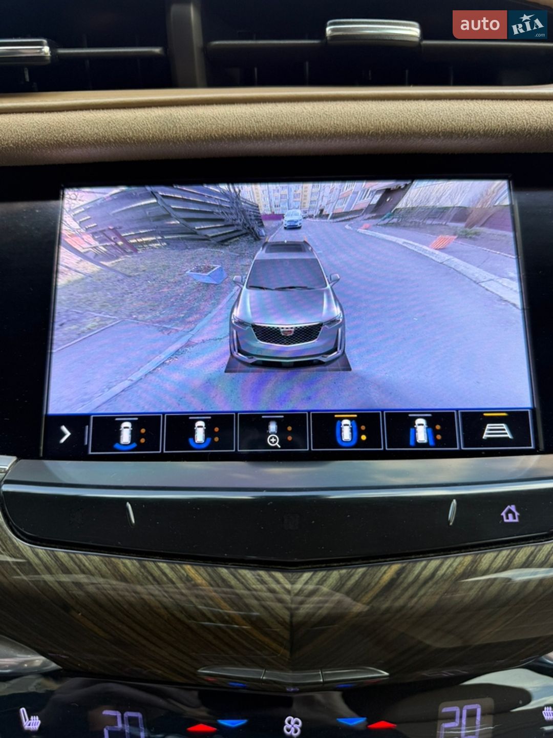 Cadillac XT6 2019 VIN 1GYKPFRS7LZ151987 фото оголошення 11 з 17