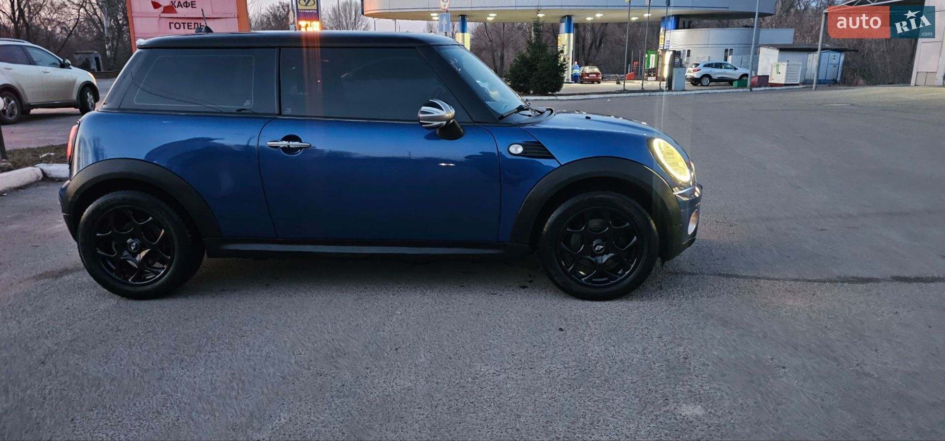 Mini Cooper 2008 VIN WMWMG31070TL29593 фото оголошення 3 з 27