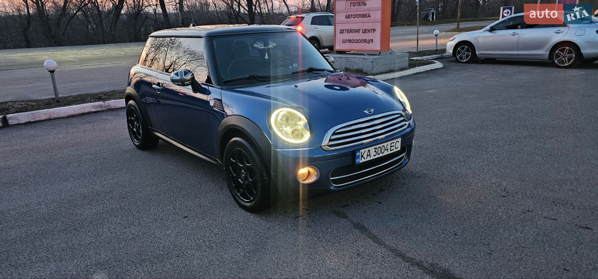 Mini Cooper 2008 VIN WMWMG31070TL29593 фото оголошення 2 з 27