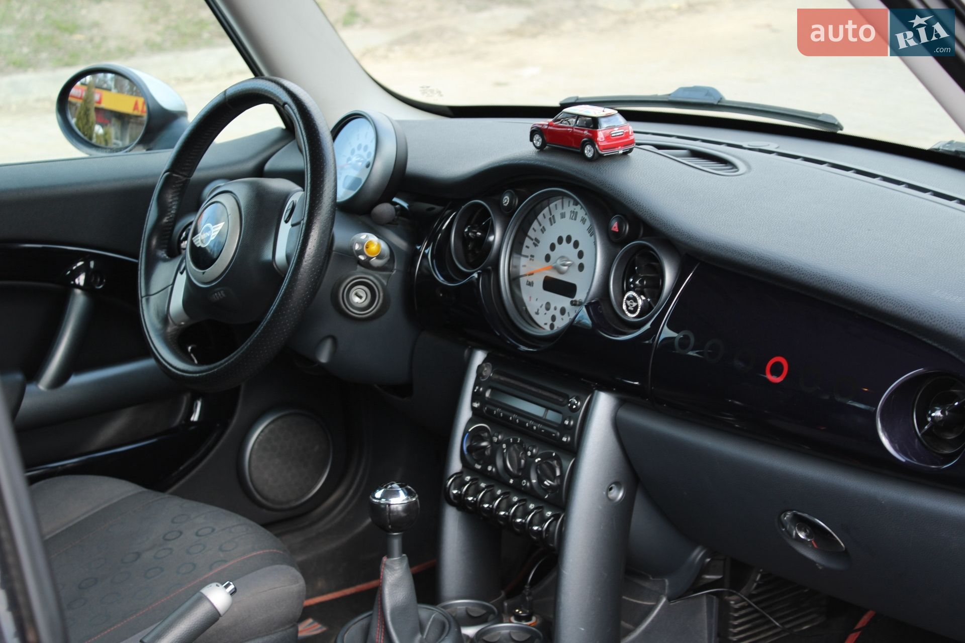 Mini Cooper 2005 VIN WMWRC31020TH77891 фото оголошення 12 з 23