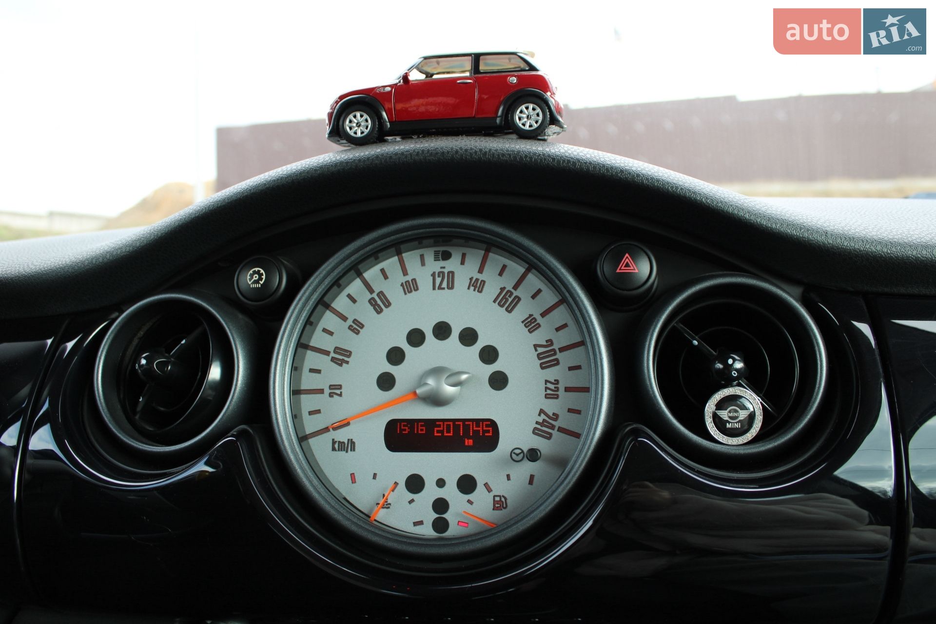 Mini Cooper 2005 VIN WMWRC31020TH77891 фото оголошення 15 з 23