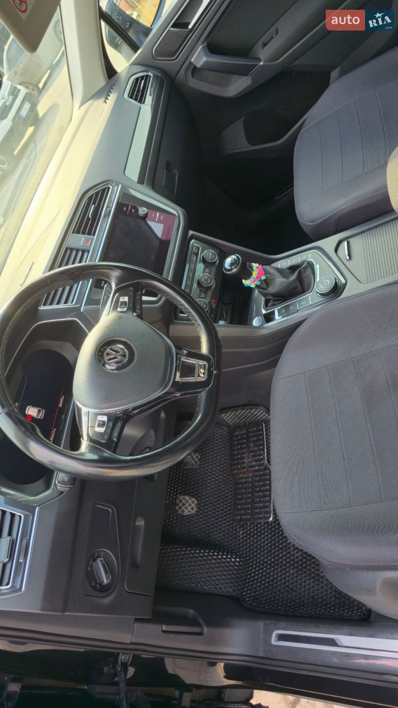 Volkswagen Tiguan 2017 VIN WVGZZZ5NZJW840720 фото оголошення 3 з 16