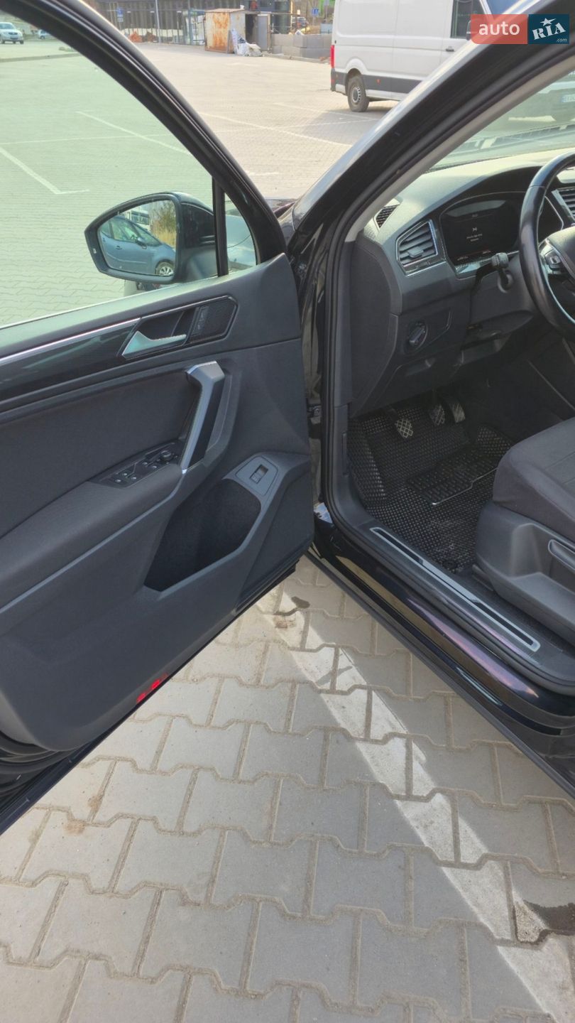 Volkswagen Tiguan 2017 VIN WVGZZZ5NZJW840720 фото оголошення 9 з 16