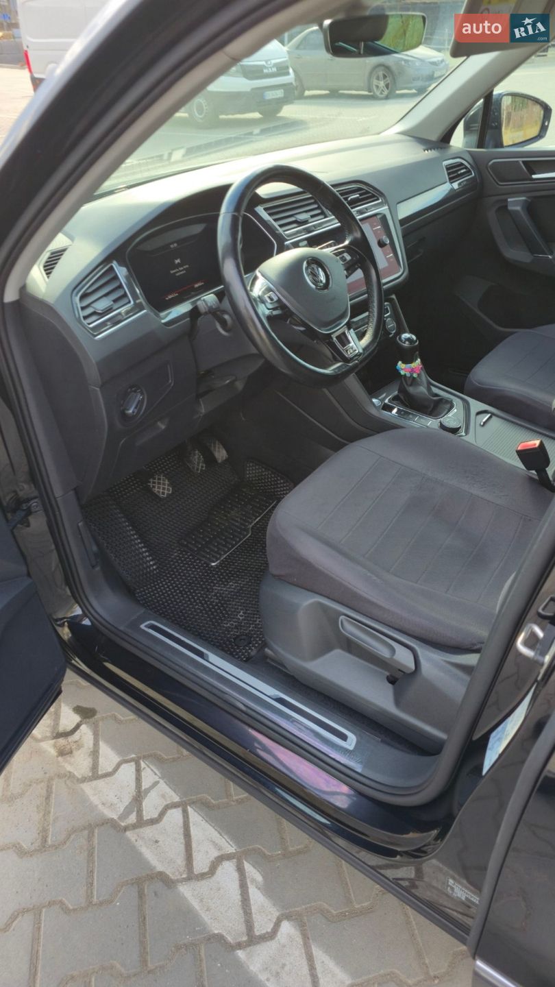 Volkswagen Tiguan 2017 VIN WVGZZZ5NZJW840720 фото оголошення 10 з 16