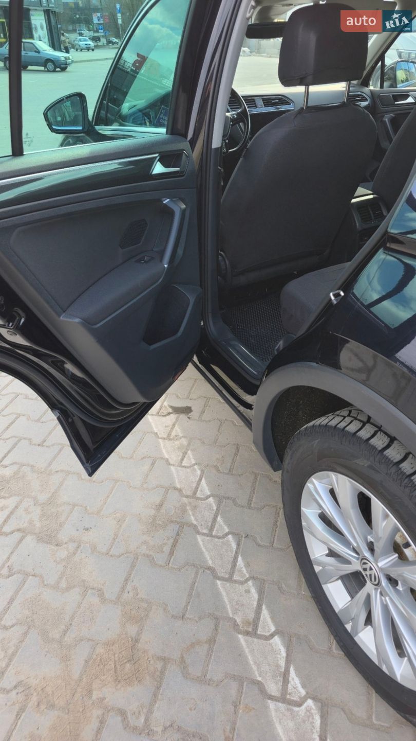 Volkswagen Tiguan 2017 VIN WVGZZZ5NZJW840720 фото оголошення 12 з 16