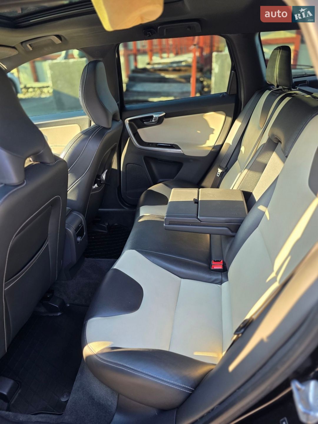 Volvo XC60 2015 VIN YV4612RM7G2863821 фото оголошення 2 з 20