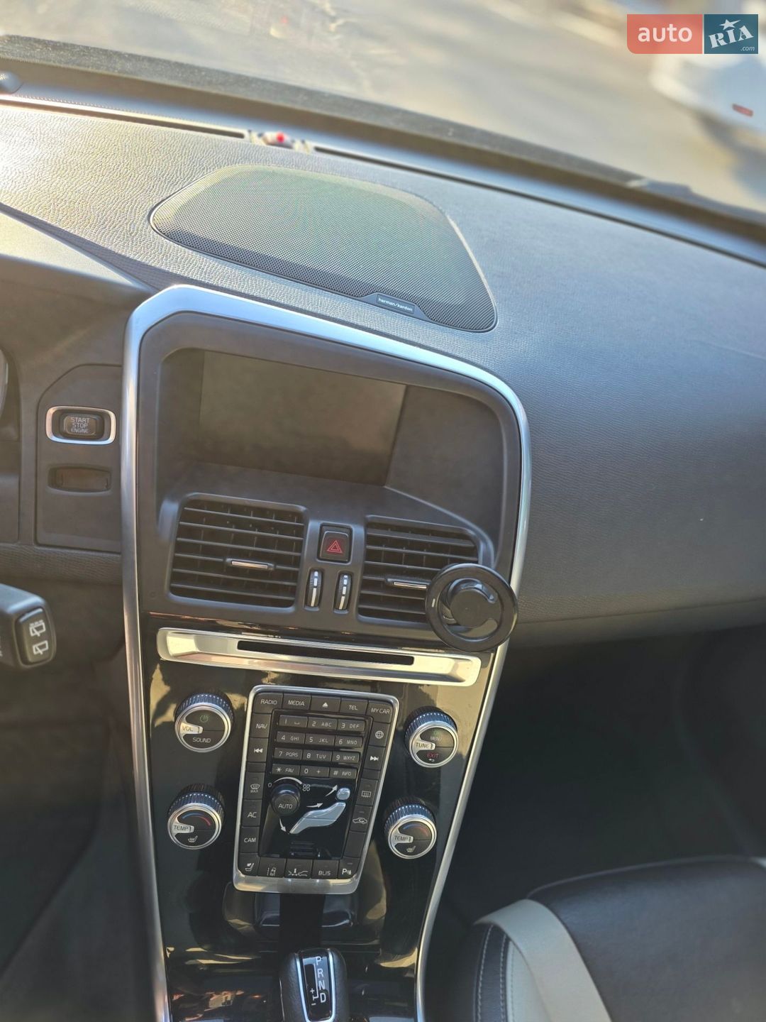 Volvo XC60 2015 VIN YV4612RM7G2863821 фото оголошення 10 з 20