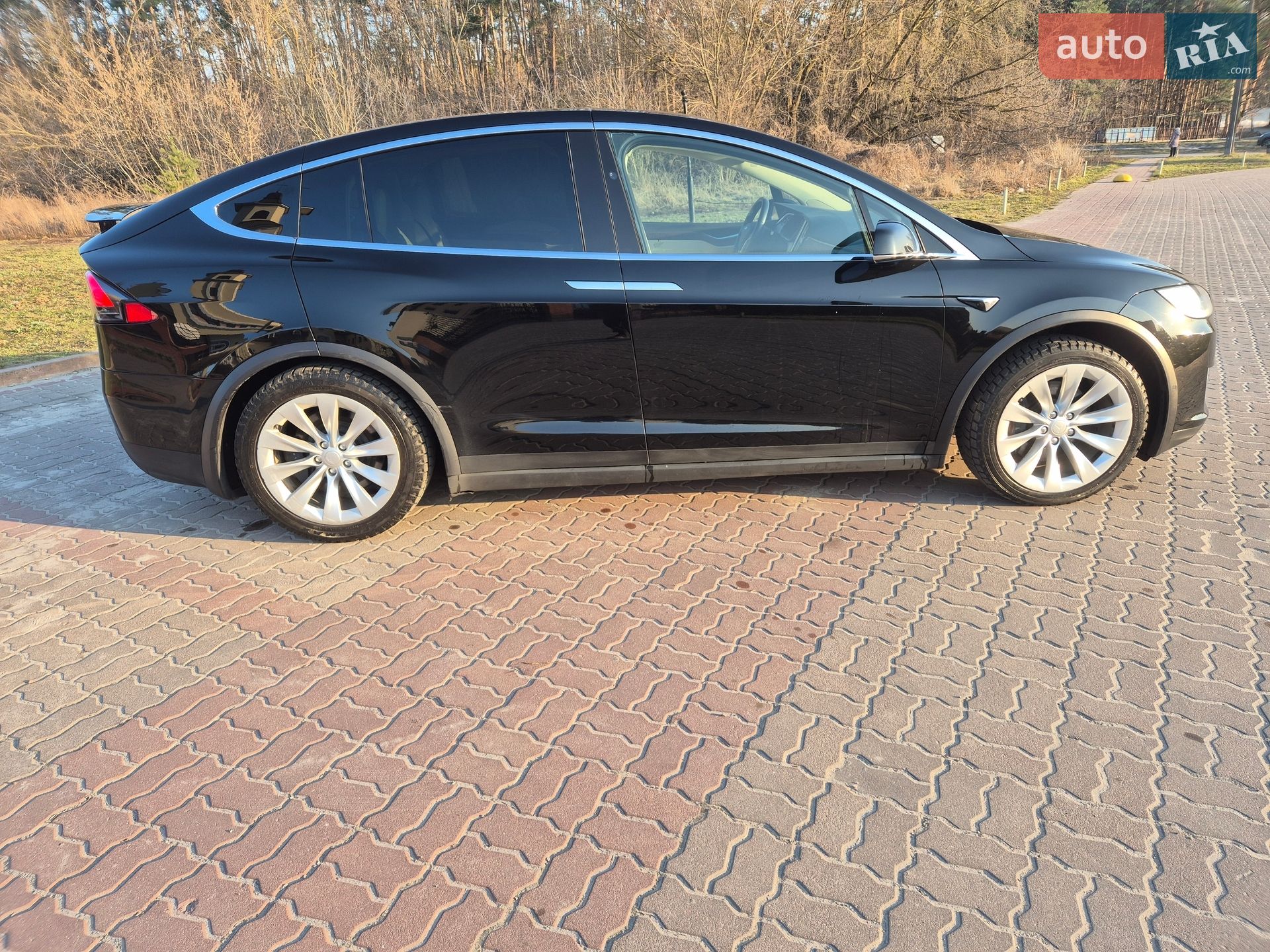 Tesla Model X 2018 VIN 5YJXCCE24JF093075 фото оголошення 5 з 14