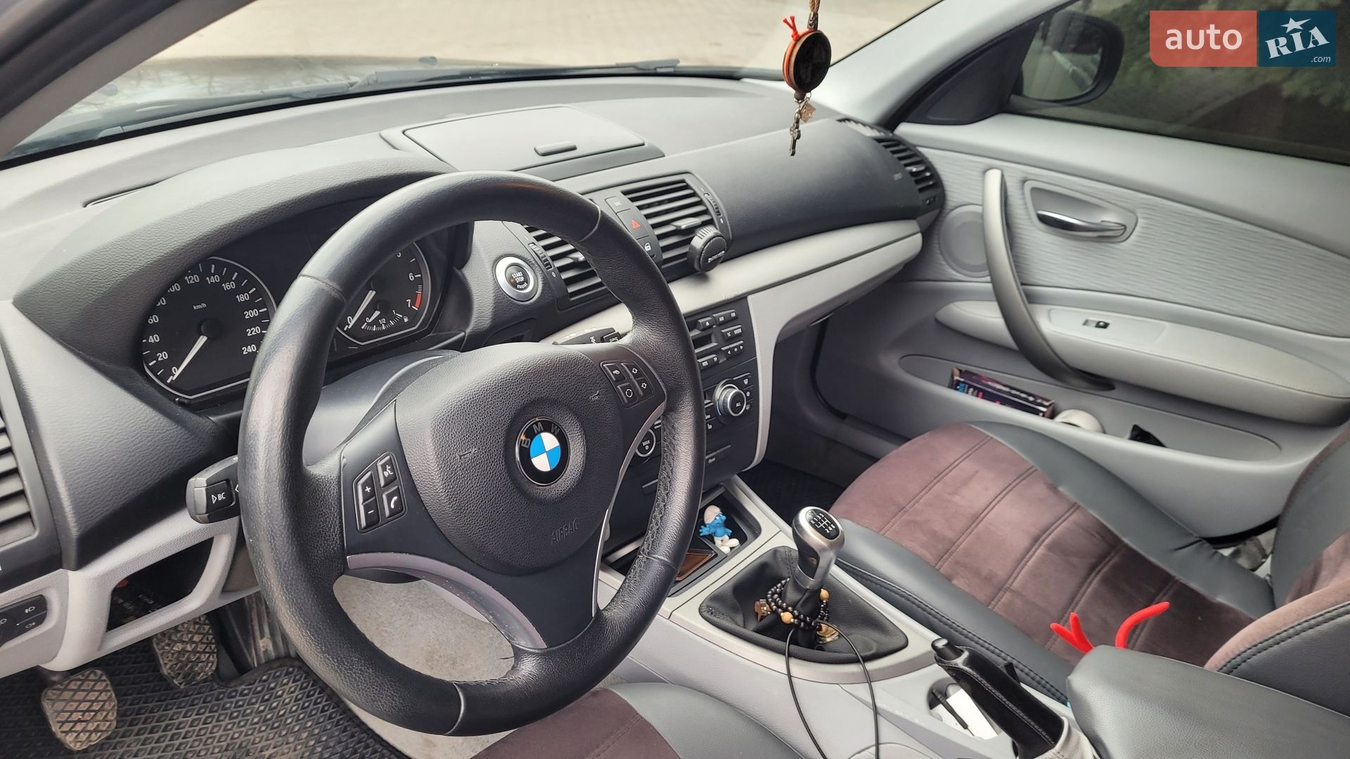 BMW 1 Series 2009 VIN WBAUH31070E406383 фото оголошення 17 з 20