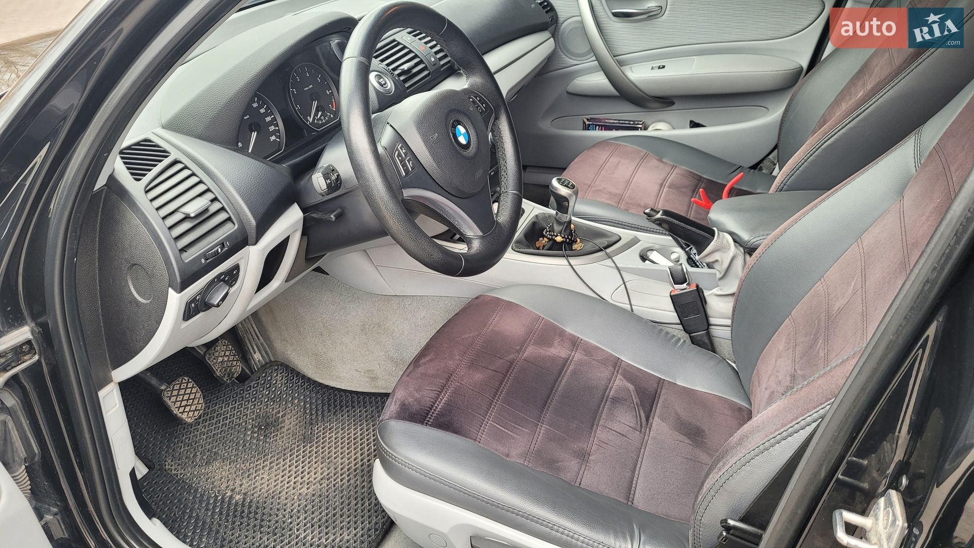 BMW 1 Series 2009 VIN WBAUH31070E406383 фото оголошення 18 з 20