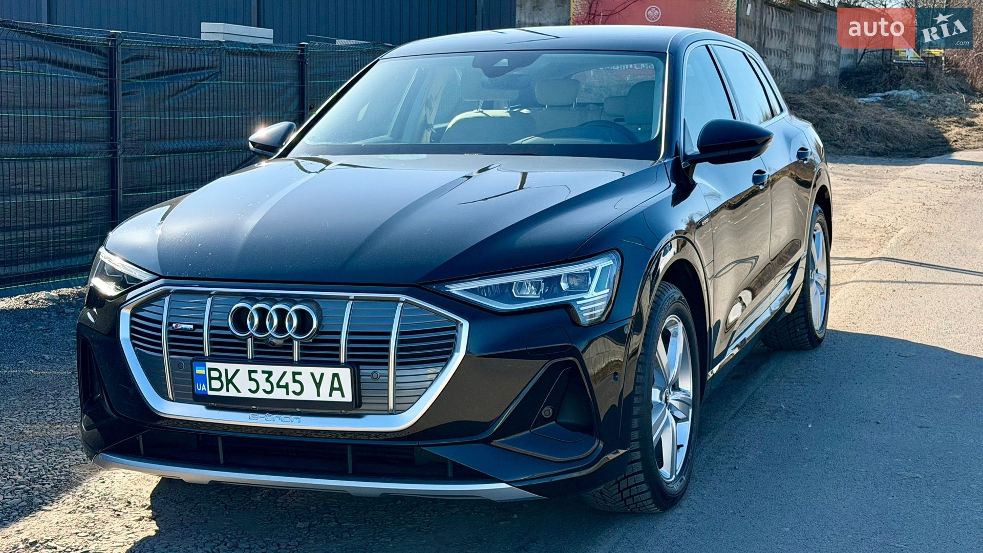Audi e-tron 2021 VIN WAUZZZGE5NB000510 фото оголошення 3 з 15