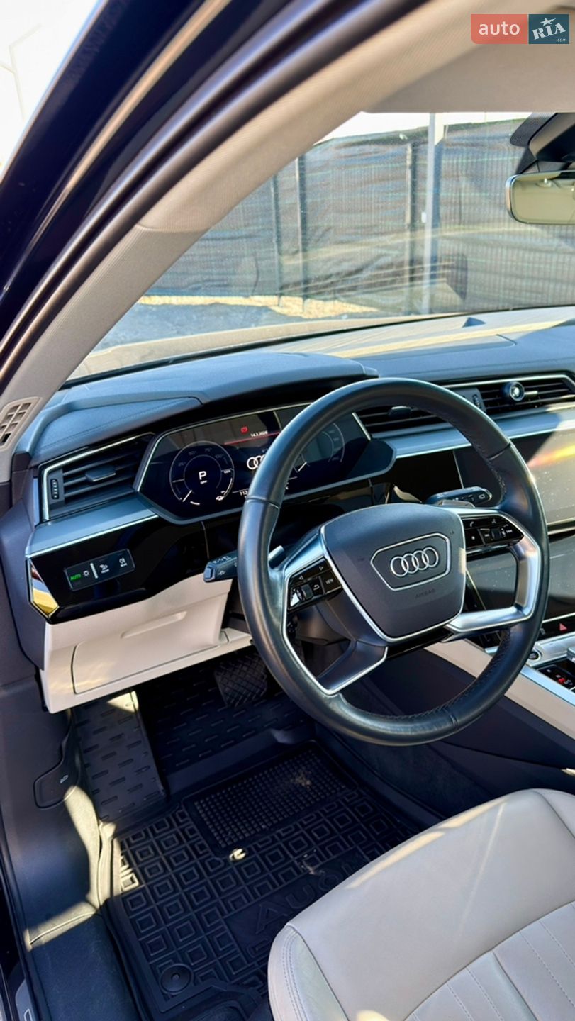 Audi e-tron 2021 VIN WAUZZZGE5NB000510 фото оголошення 13 з 15