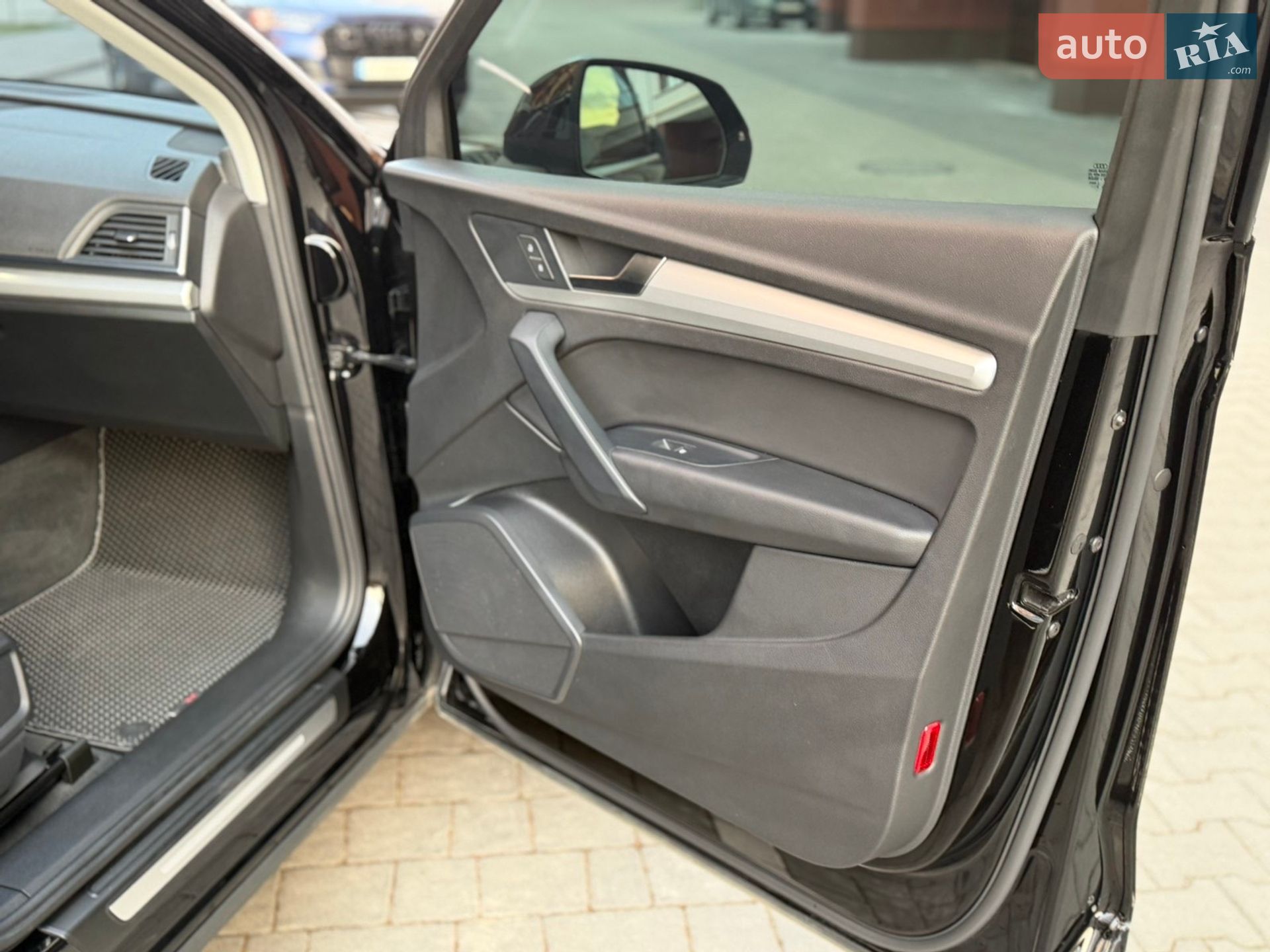 Audi Q5 2020 VIN WA1AAAFY8M2003740 фото оголошення 92 з 99
