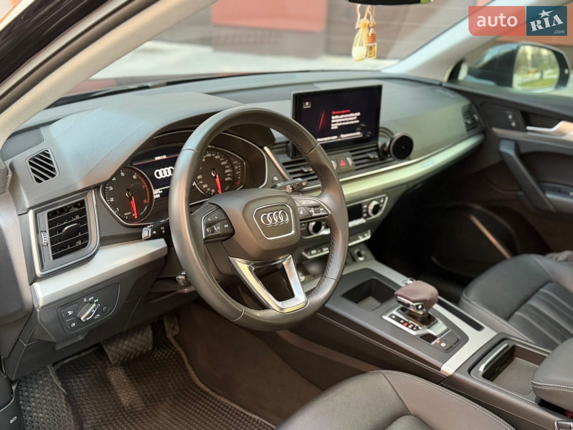 Audi Q5 2020 VIN WA1AAAFY8M2003740 фото оголошення 97 з 99