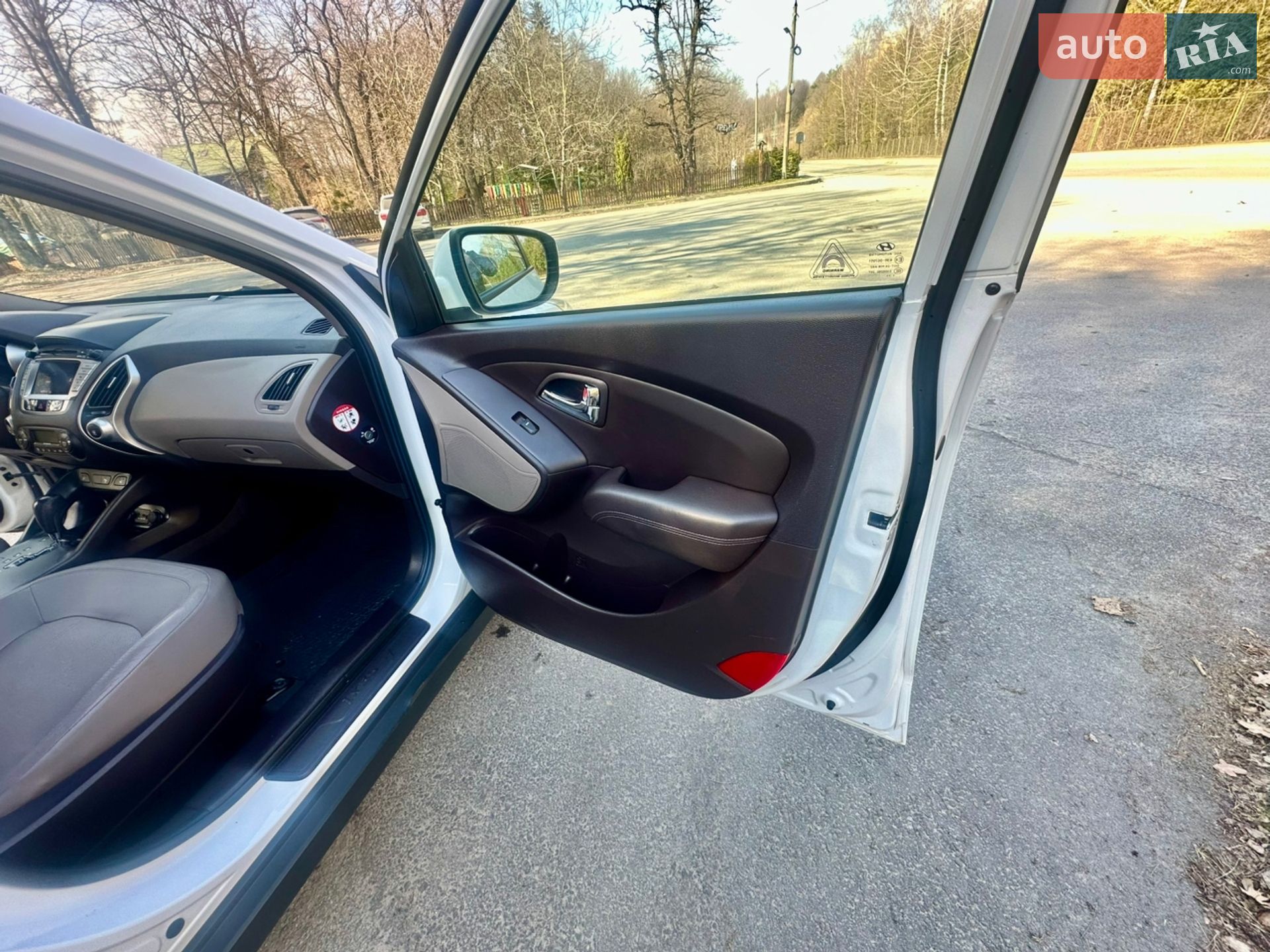 Hyundai ix35 2012 VIN TMAJU81VDCJ276588 фото оголошення 33 з 49