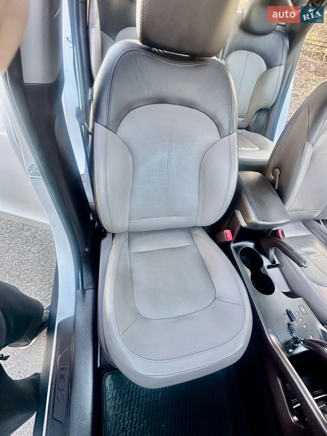 Hyundai ix35 2012 VIN TMAJU81VDCJ276588 фото оголошення 35 з 49