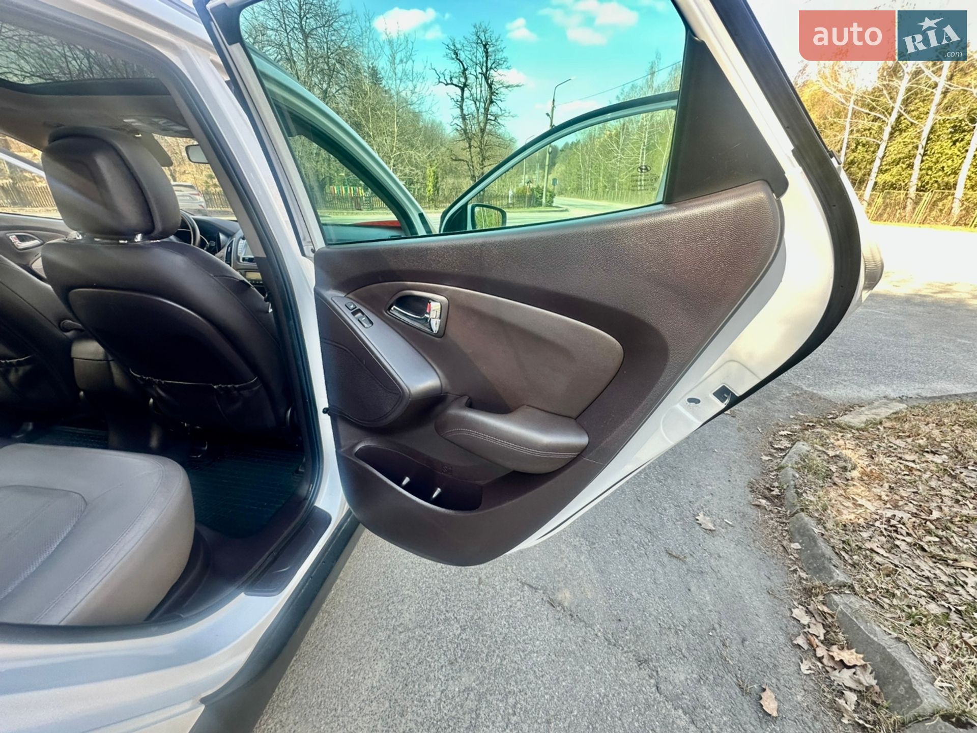Hyundai ix35 2012 VIN TMAJU81VDCJ276588 фото оголошення 36 з 49