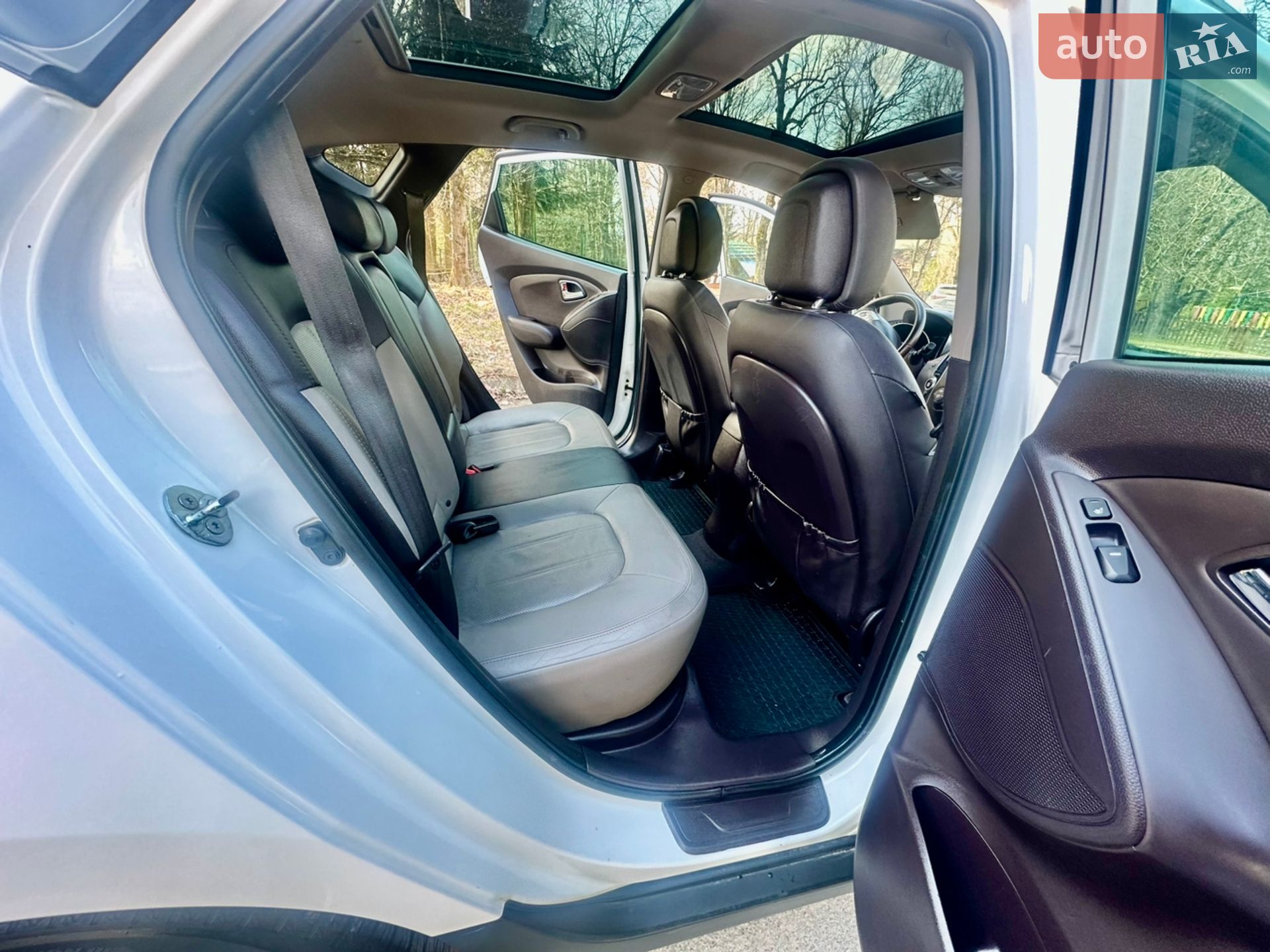 Hyundai ix35 2012 VIN TMAJU81VDCJ276588 фото оголошення 37 з 49