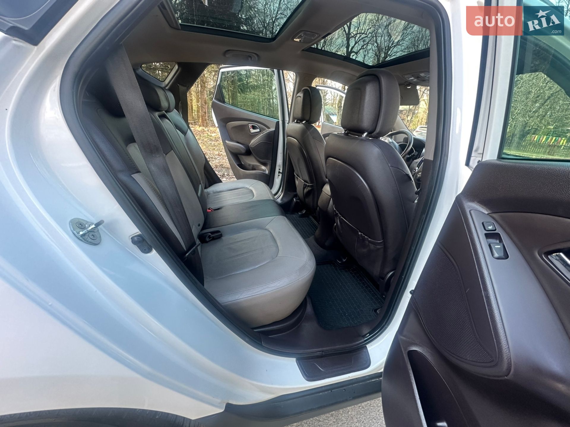 Hyundai ix35 2012 VIN TMAJU81VDCJ276588 фото оголошення 40 з 49