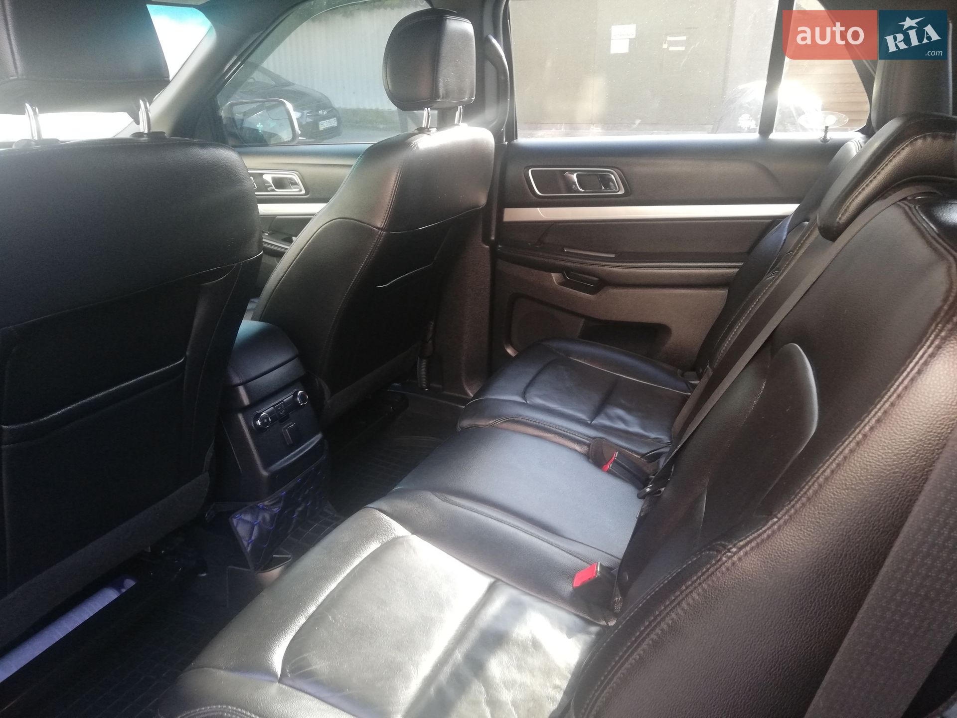 Ford Explorer 2015 VIN 1FM5K8DH8GGB16588 фото оголошення 16 з 20