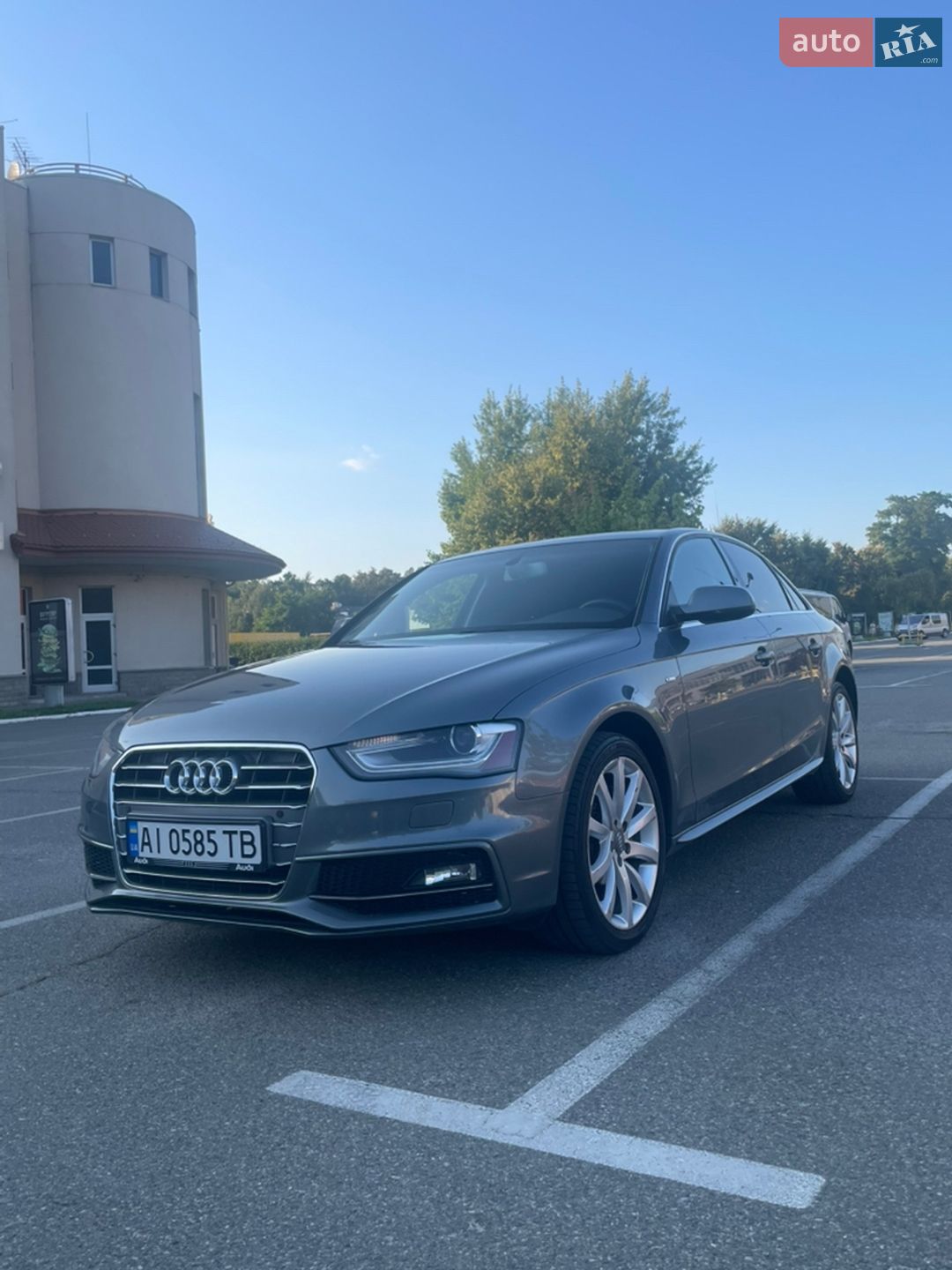 Audi A4 2013 VIN WAUAFAFL2EN010420 фото оголошення 3 з 14