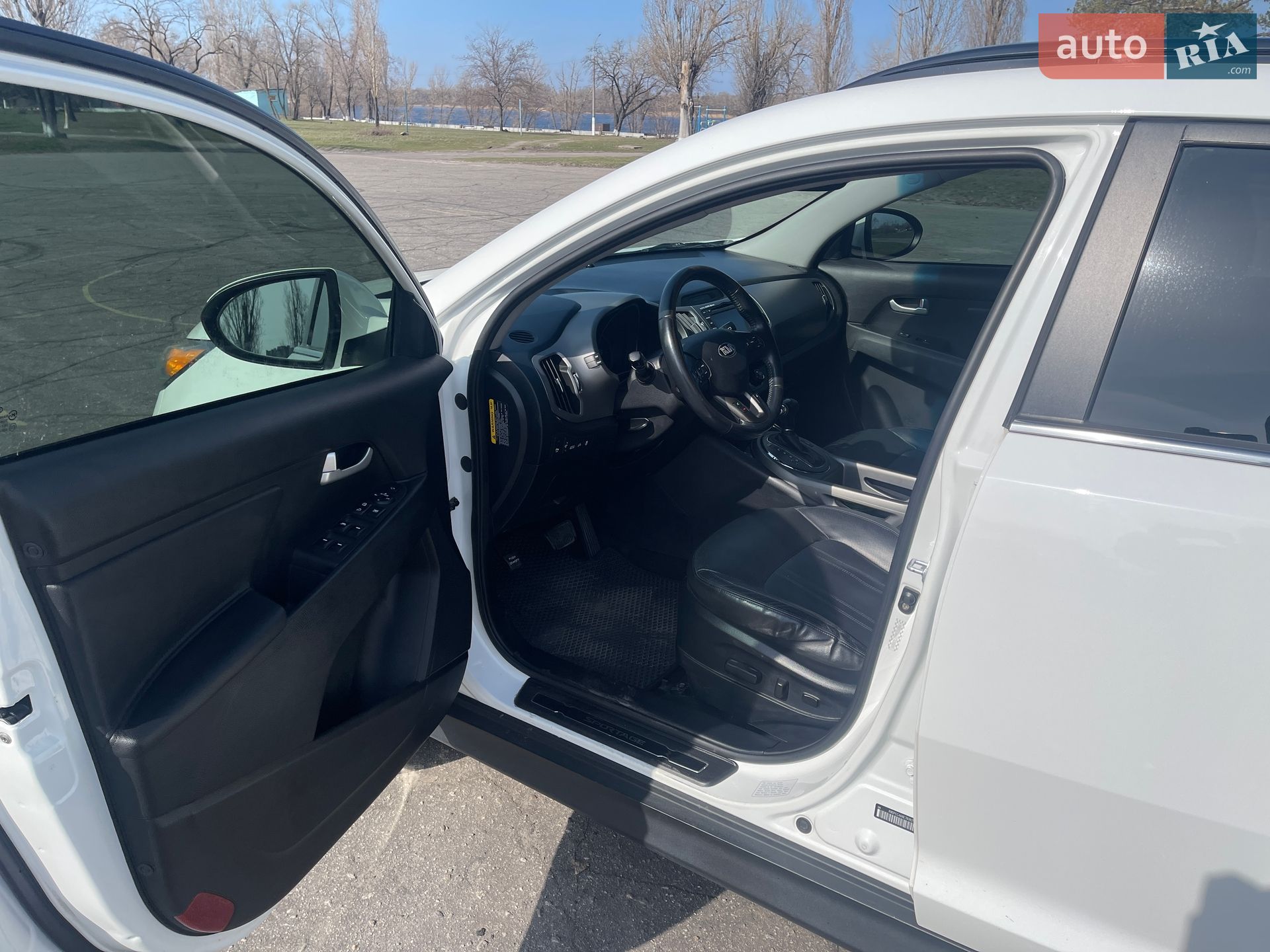 Kia Sportage 2014 VIN KNDPCCA66E7638259 фото оголошення 4 з 24