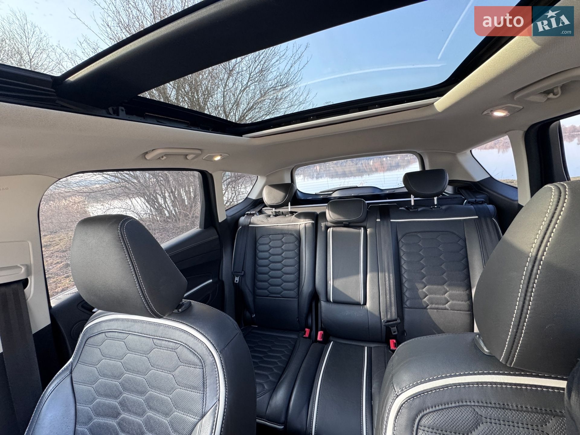 Ford Kuga 2018 VIN WF0AXXWPMAJT65925 фото оголошення 6 з 19