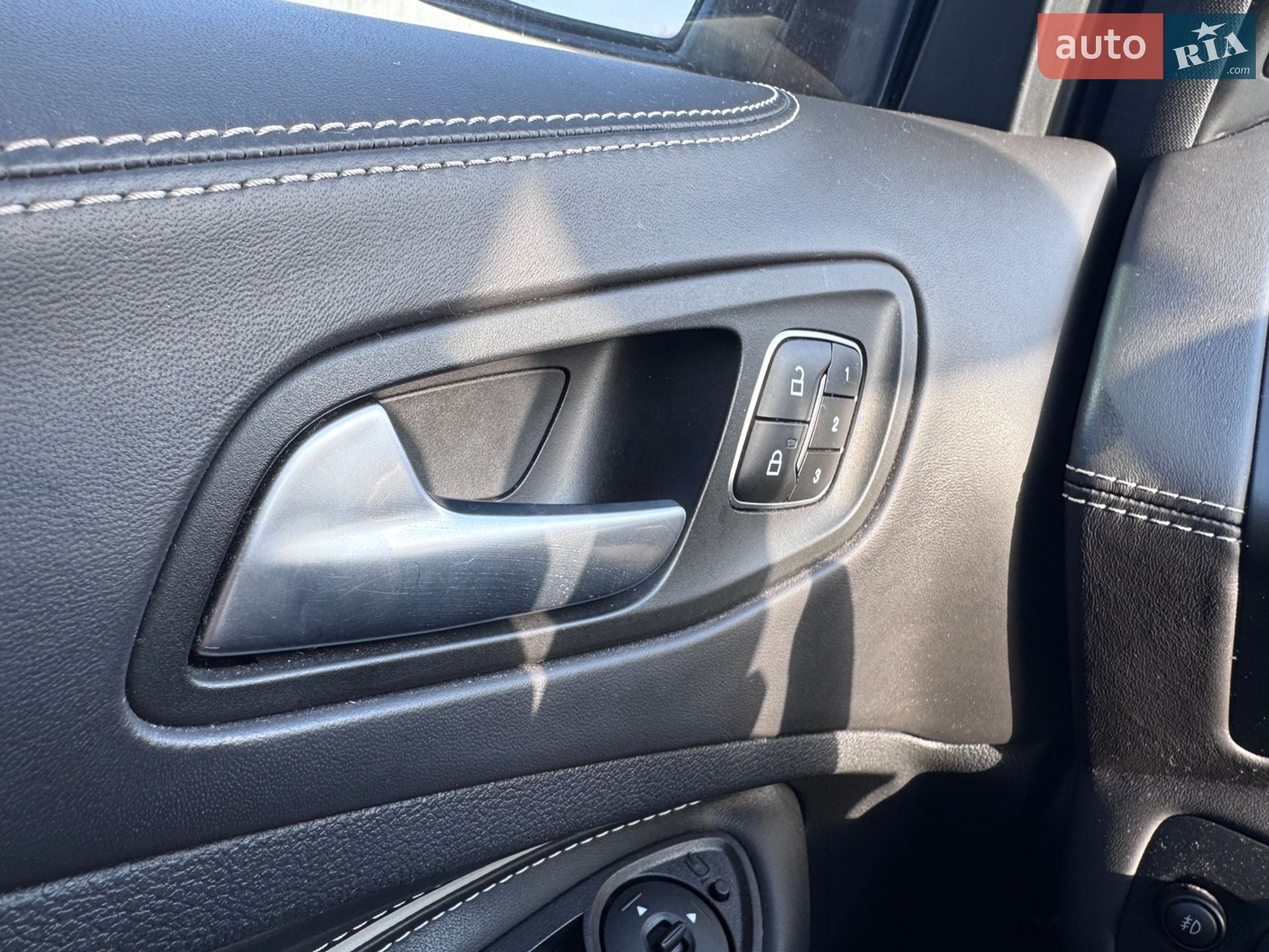 Ford Kuga 2018 VIN WF0AXXWPMAJT65925 фото оголошення 8 з 19