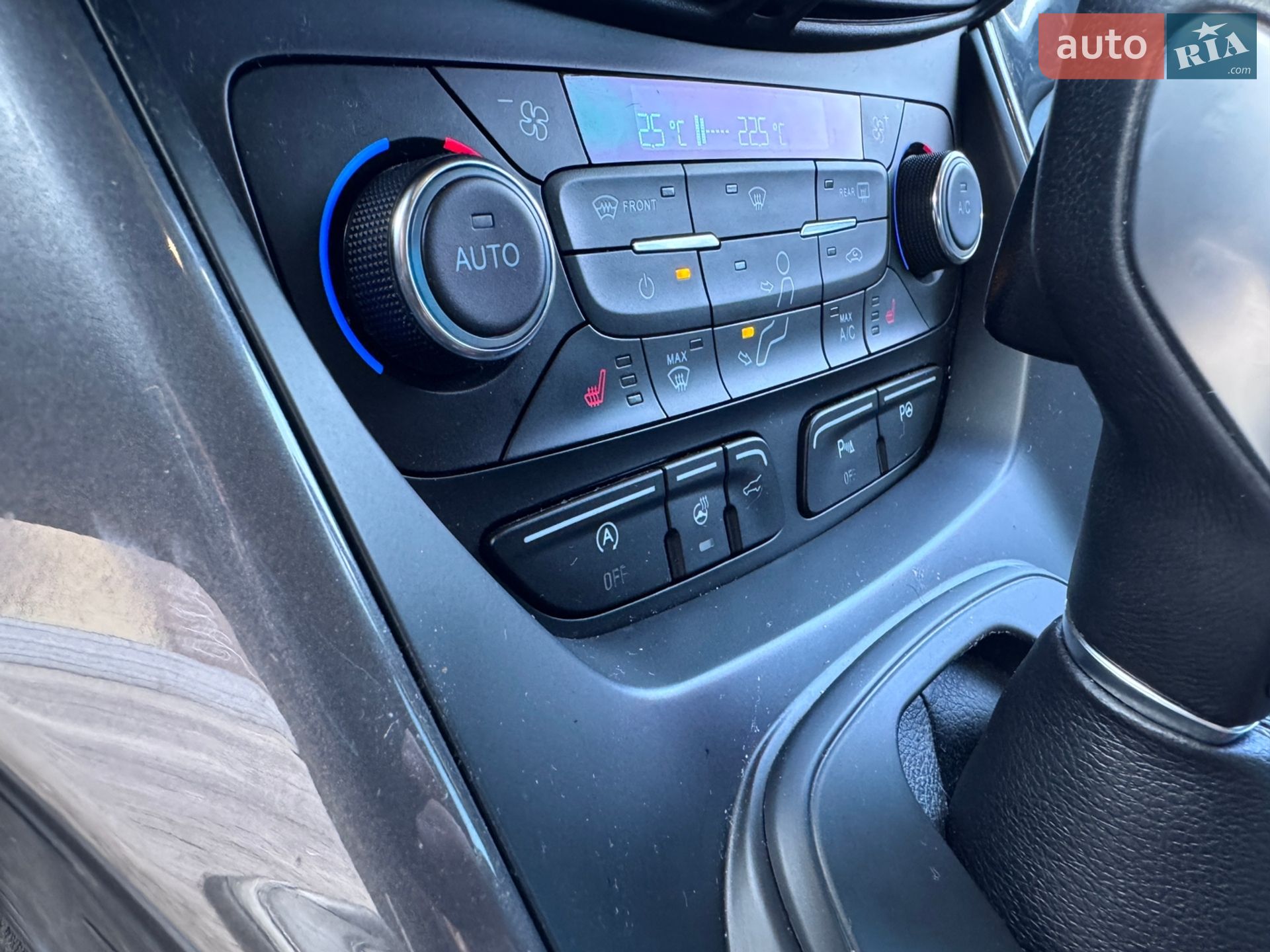 Ford Kuga 2018 VIN WF0AXXWPMAJT65925 фото оголошення 13 з 19
