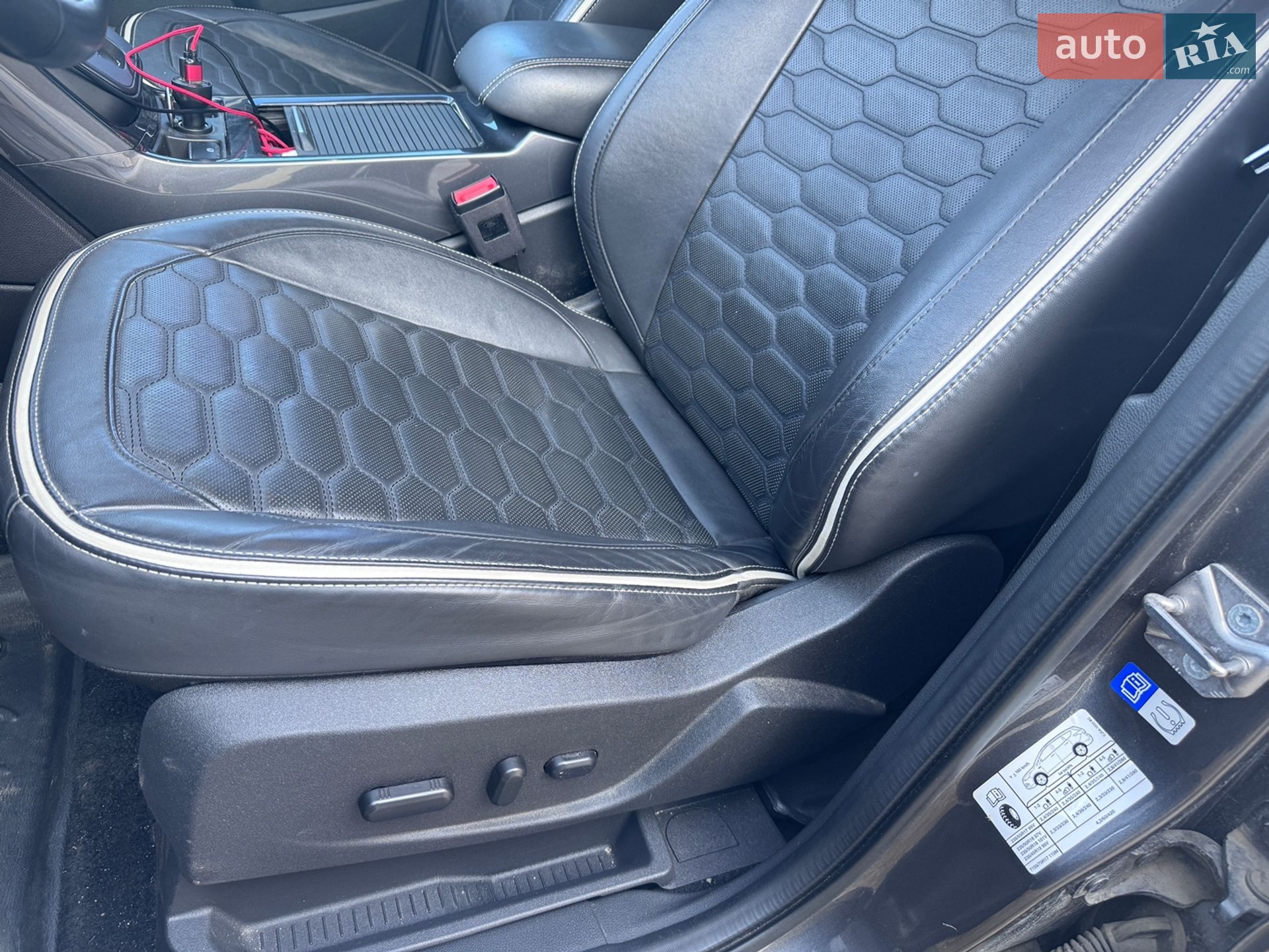 Ford Kuga 2018 VIN WF0AXXWPMAJT65925 фото оголошення 16 з 19