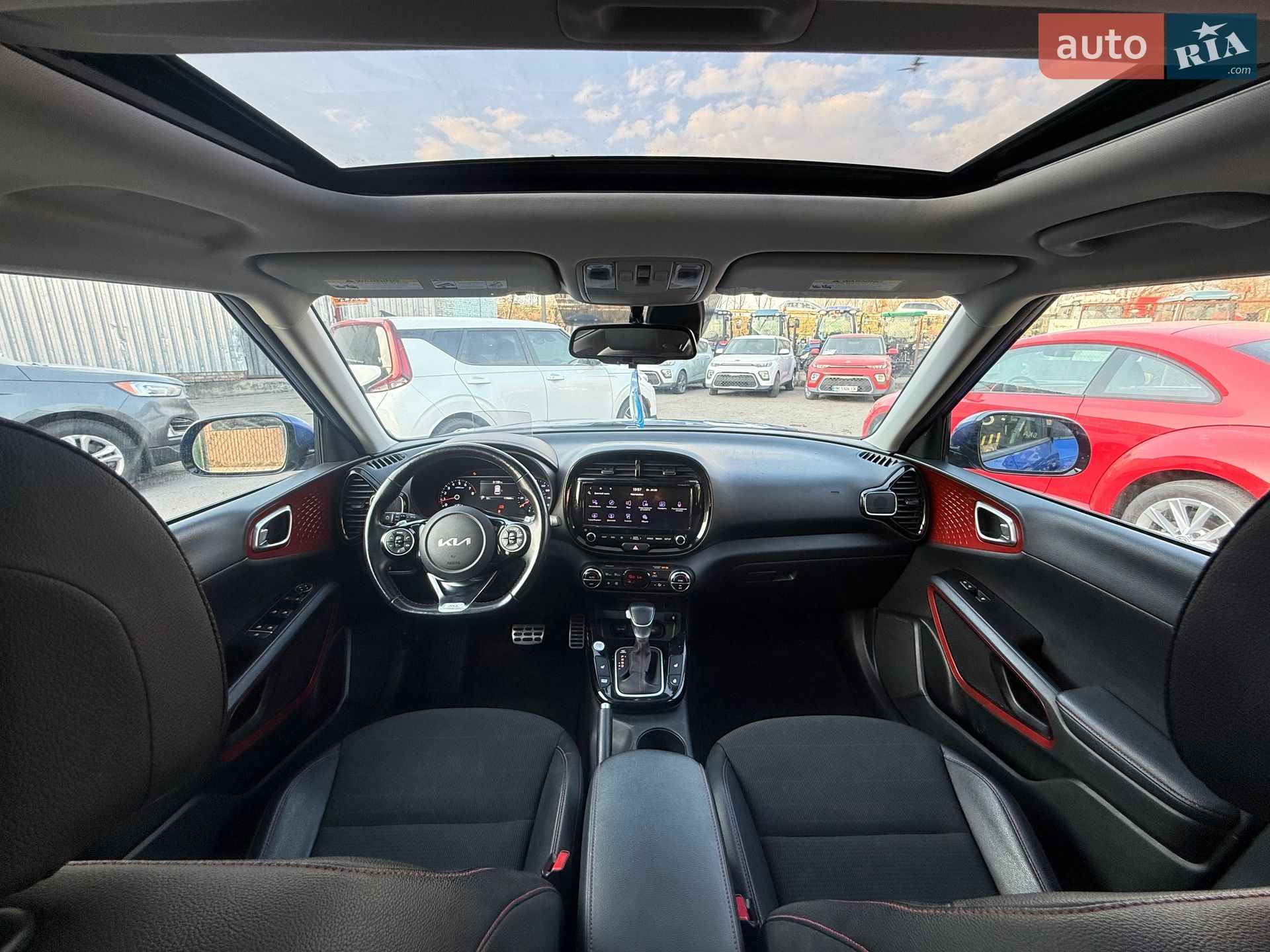 Kia Soul 2021 VIN KNDJ53AF3N7818136 фото оголошення 2 з 14