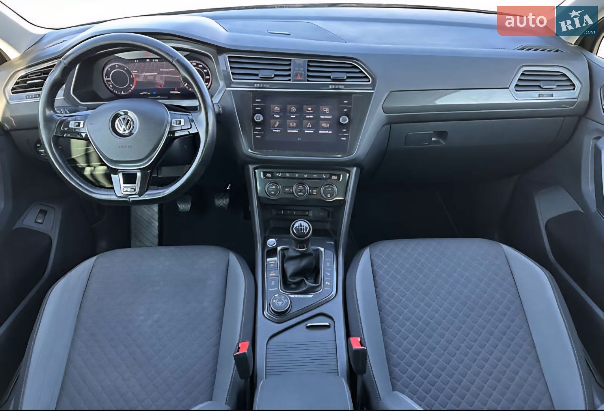 Volkswagen Tiguan 2017 VIN WVGZZZ5NZJW840720 фото оголошення 15 з 34