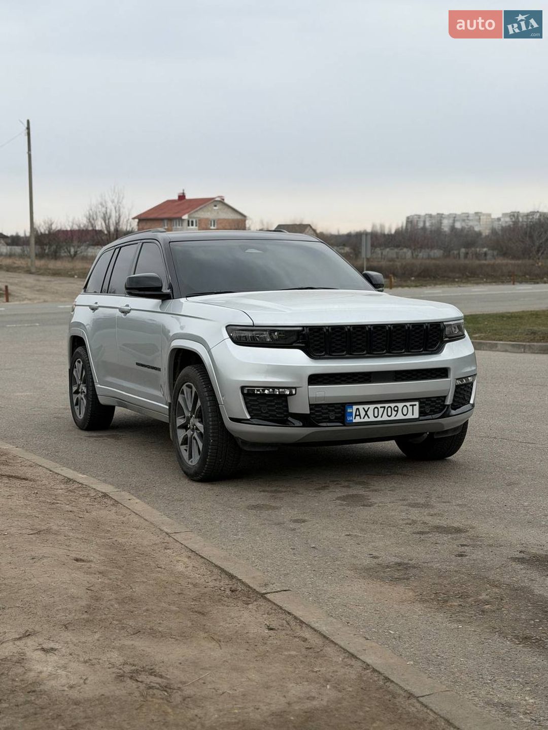 Jeep Grand Cherokee 2022 VIN 1C4RJHBG0P8742942 фото оголошення 2 з 35