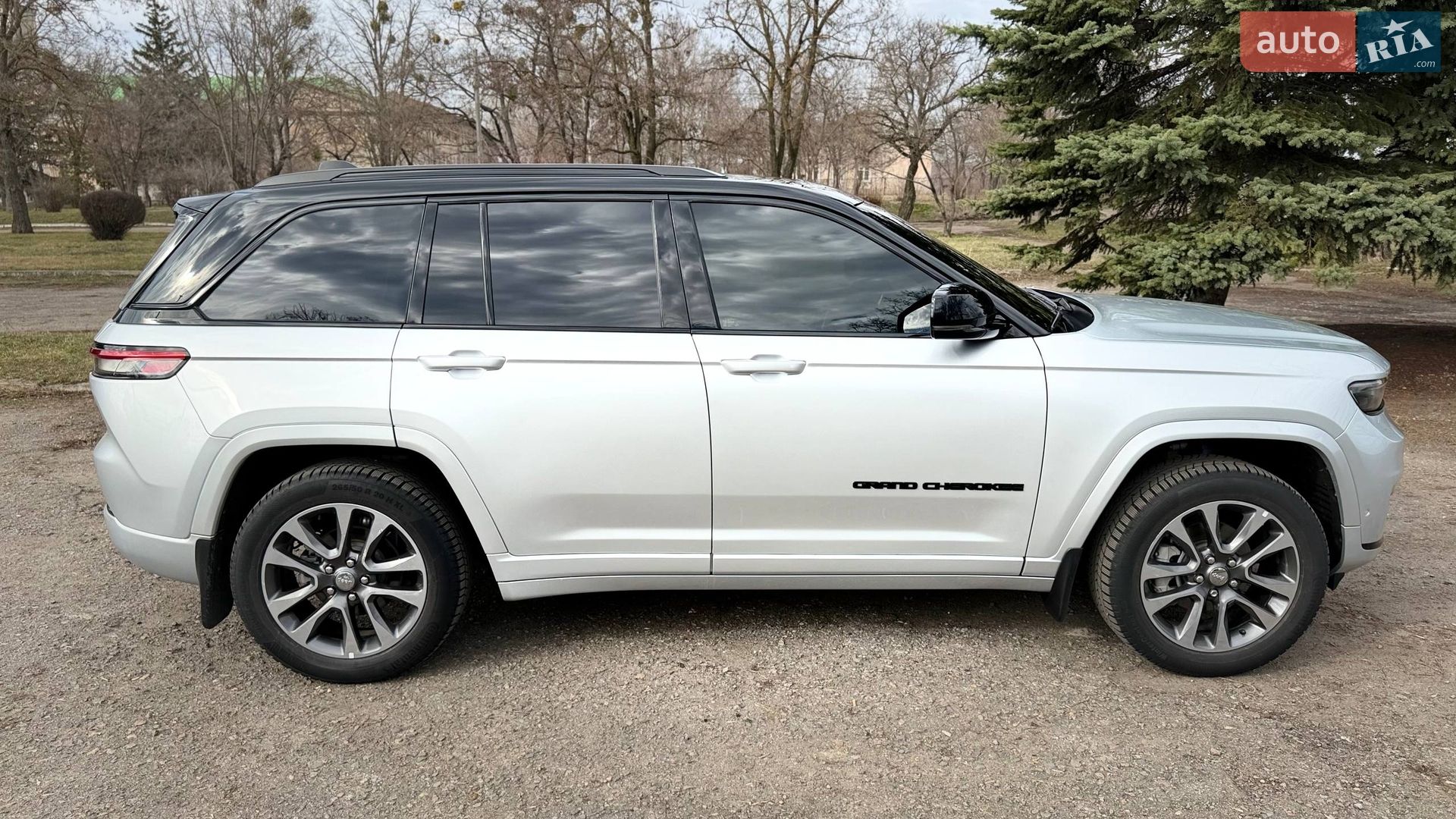 Jeep Grand Cherokee 2022 VIN 1C4RJHBG0P8742942 фото оголошення 11 з 35