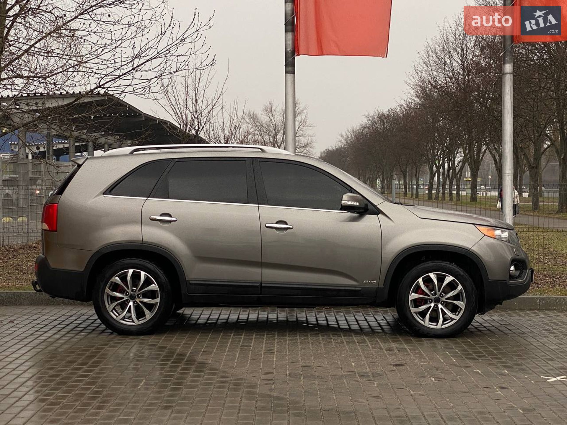 Kia Sorento 2011 VIN KNAKU814DB5136413 фото оголошення 4 з 21