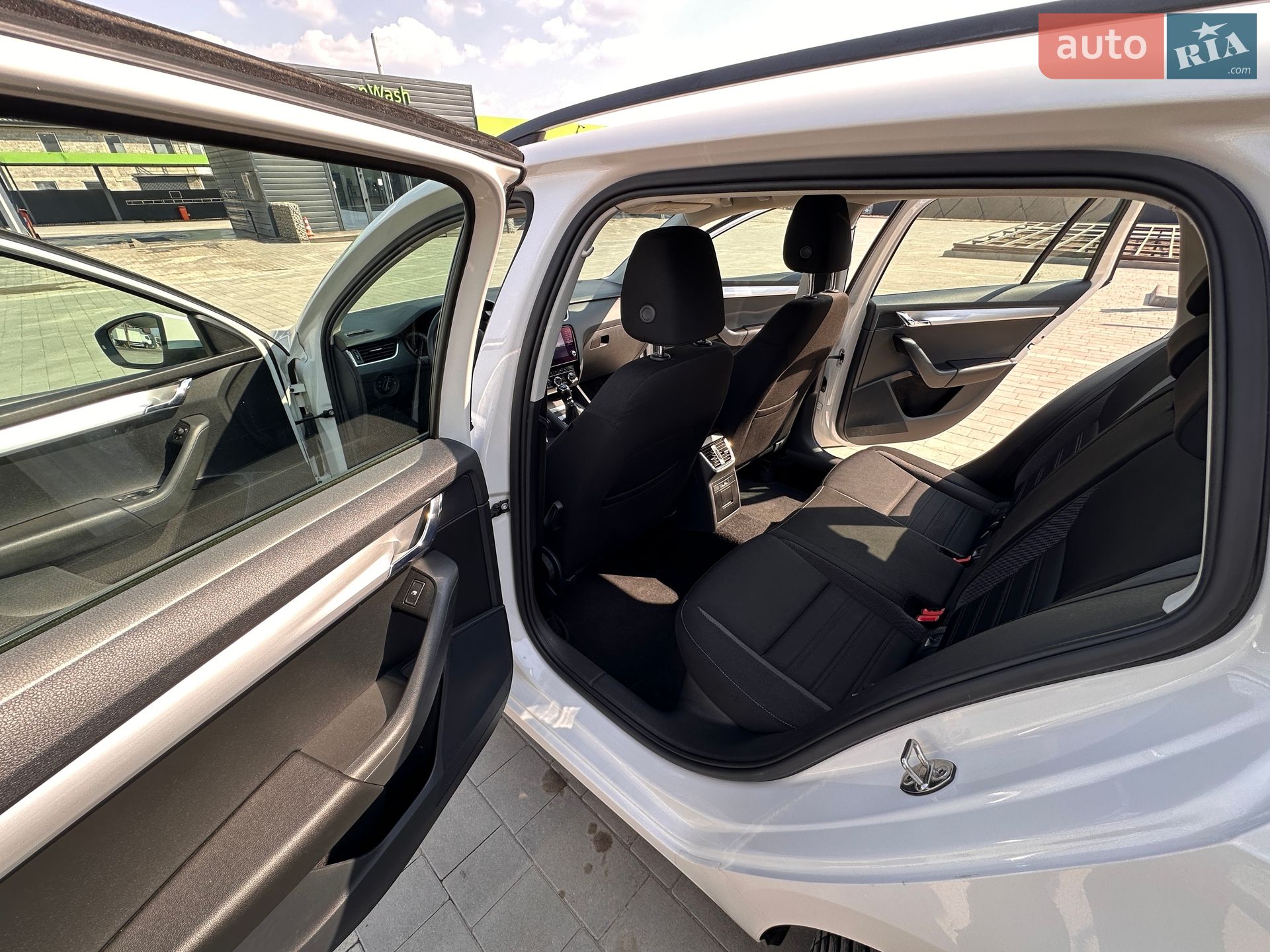 Skoda Octavia 2019 VIN TMBJG7NE4K0206292 фото оголошення 7 з 20