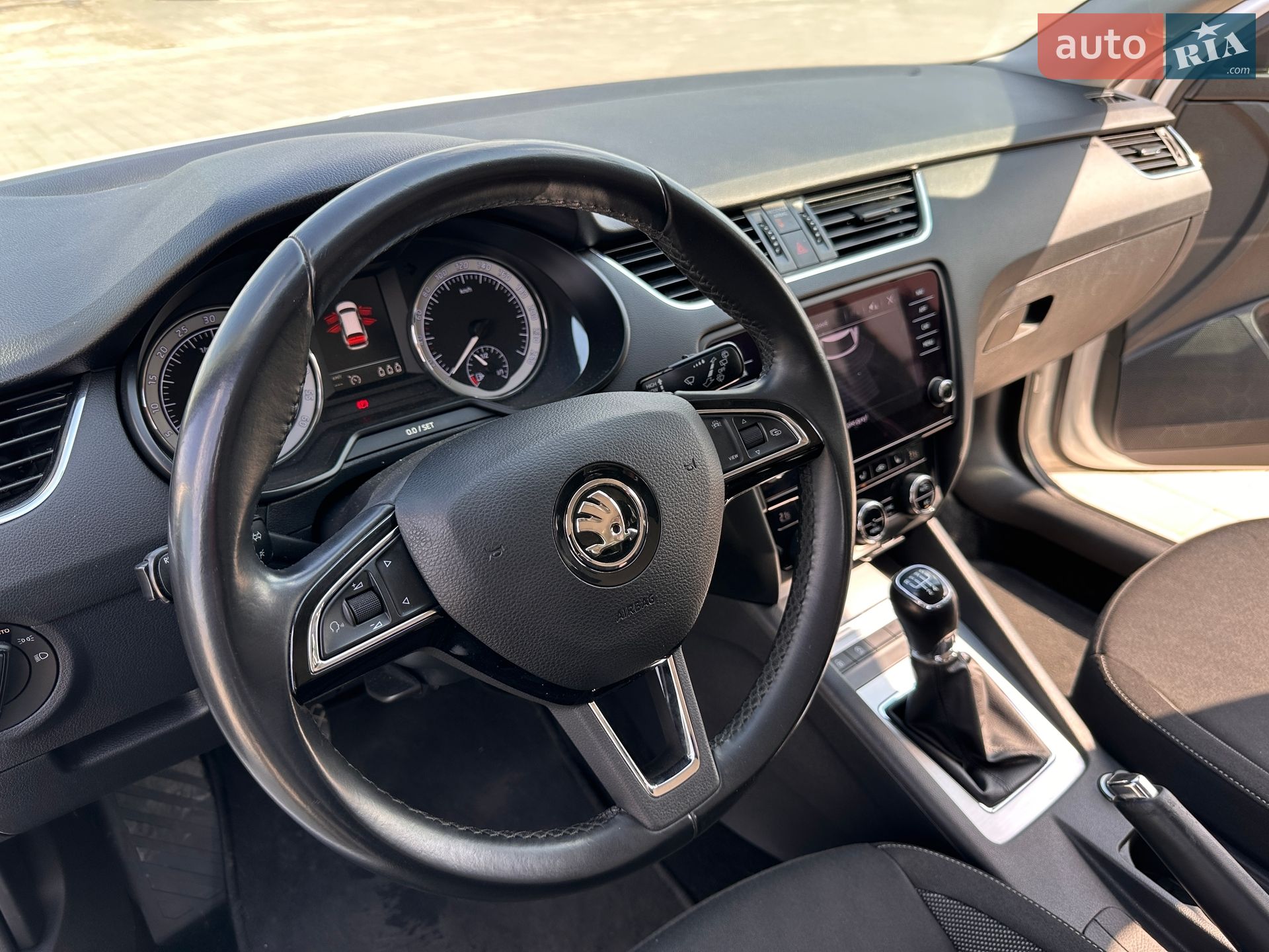 Skoda Octavia 2019 VIN TMBJG7NE4K0206292 фото оголошення 9 з 20