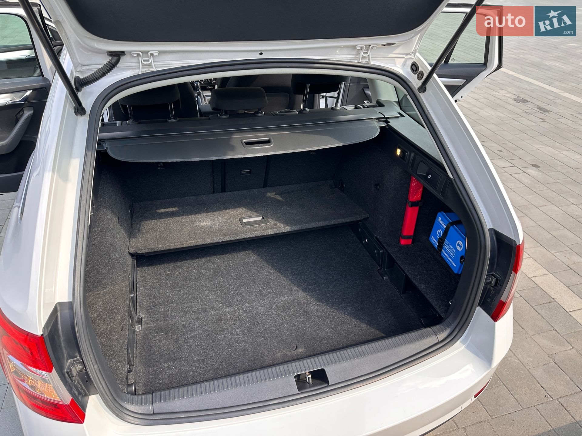 Skoda Octavia 2019 VIN TMBJG7NE4K0206292 фото оголошення 16 з 20