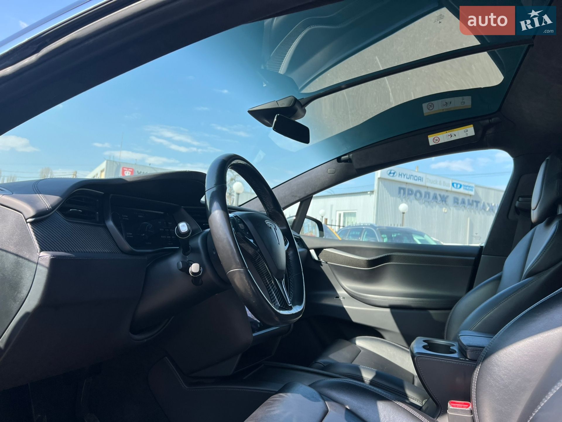 Tesla Model X 2018 VIN 5YJXCCE28JF097159 фото оголошення 16 з 53