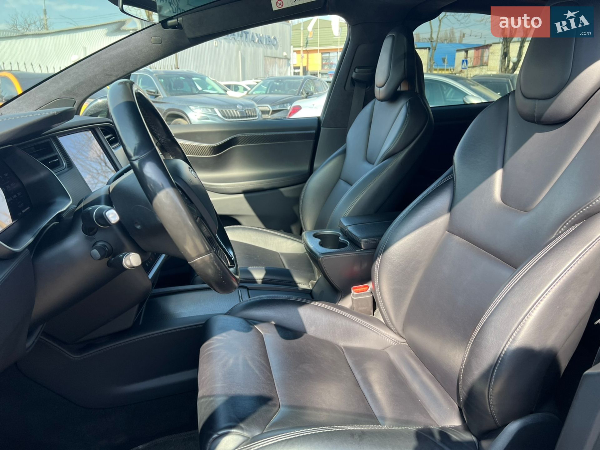 Tesla Model X 2018 VIN 5YJXCCE28JF097159 фото оголошення 17 з 53