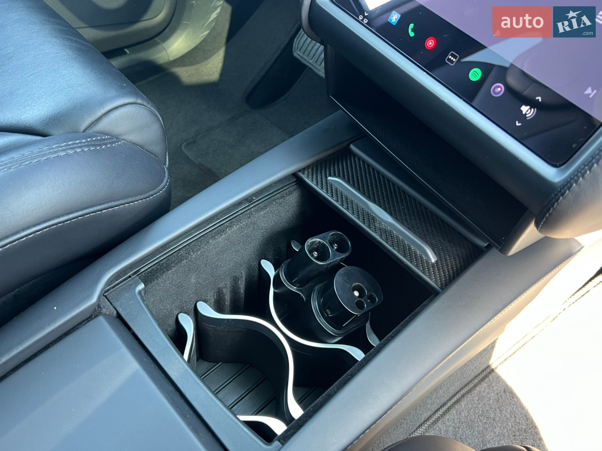 Tesla Model X 2018 VIN 5YJXCCE28JF097159 фото оголошення 22 з 53